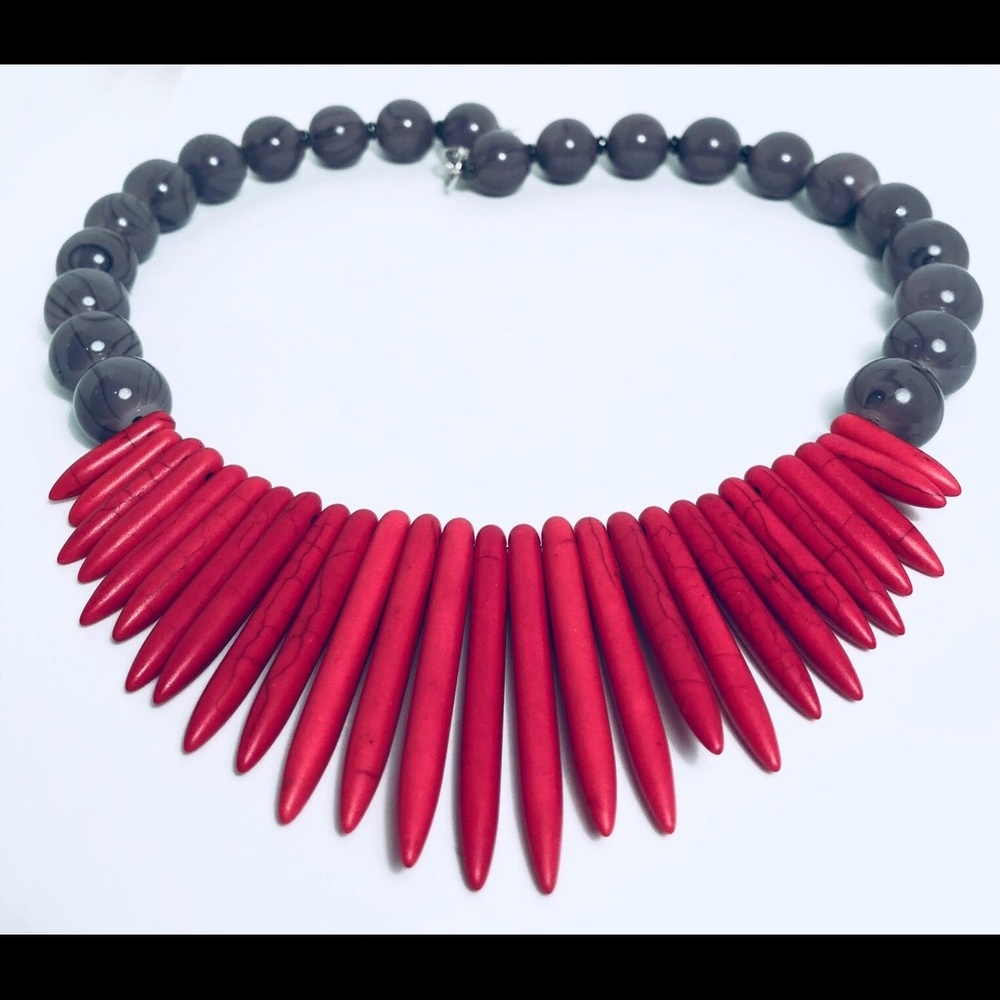 Queen Stone Statement Necklace and Earrings Ser